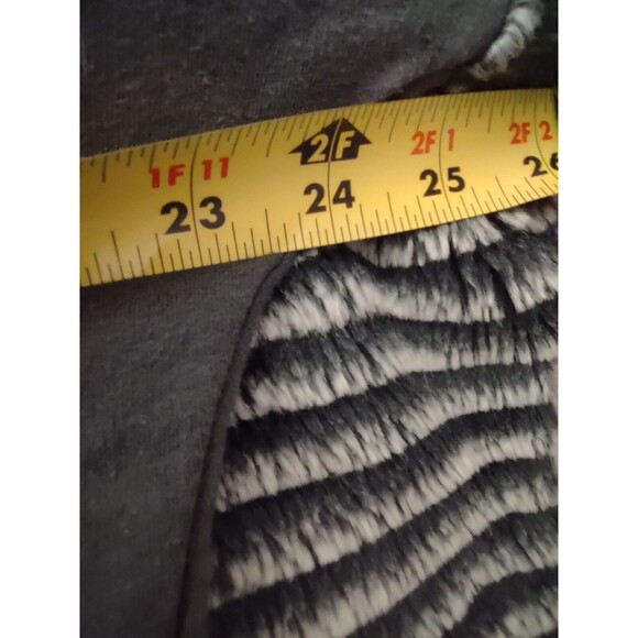Young Fabulous Broke Batwing Sweatshirt Size XS Gray Faux Fur - Picture 6 of 7